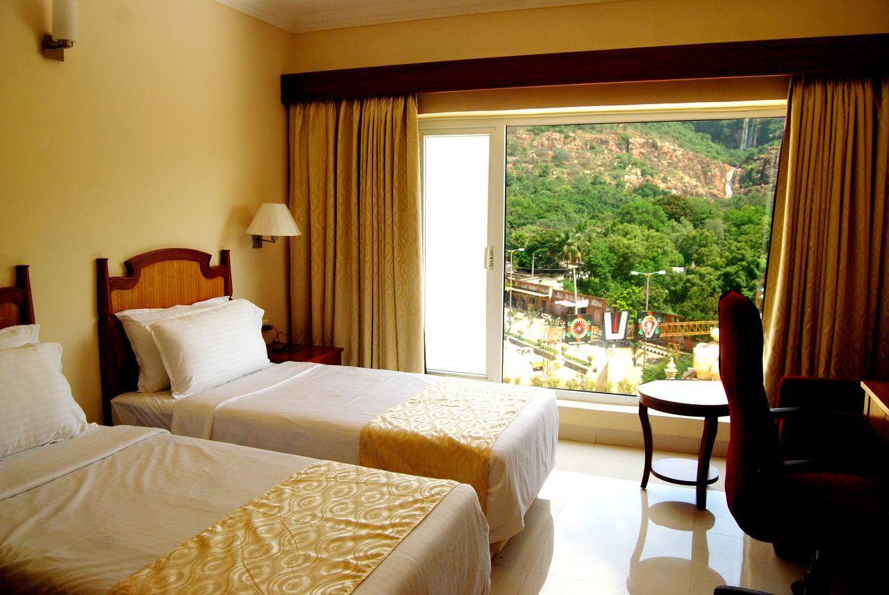 Raj Park- Hill View Hotel Tirupati Exterior photo